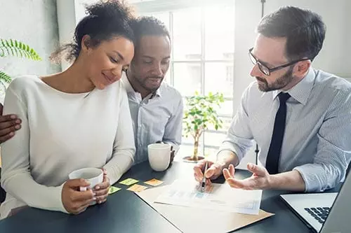 Pros and Cons of Buying an Existing Business vs. Starting a Franchise