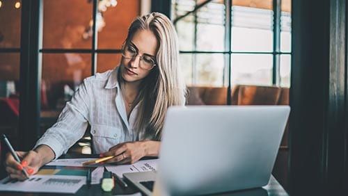 Pros and Cons of Buying an Existing Business vs. Starting a Franchise